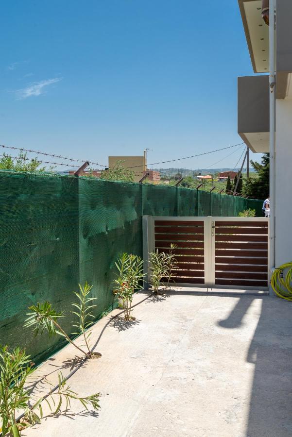Modern House With Pool Near Beach Gazi Exterior photo