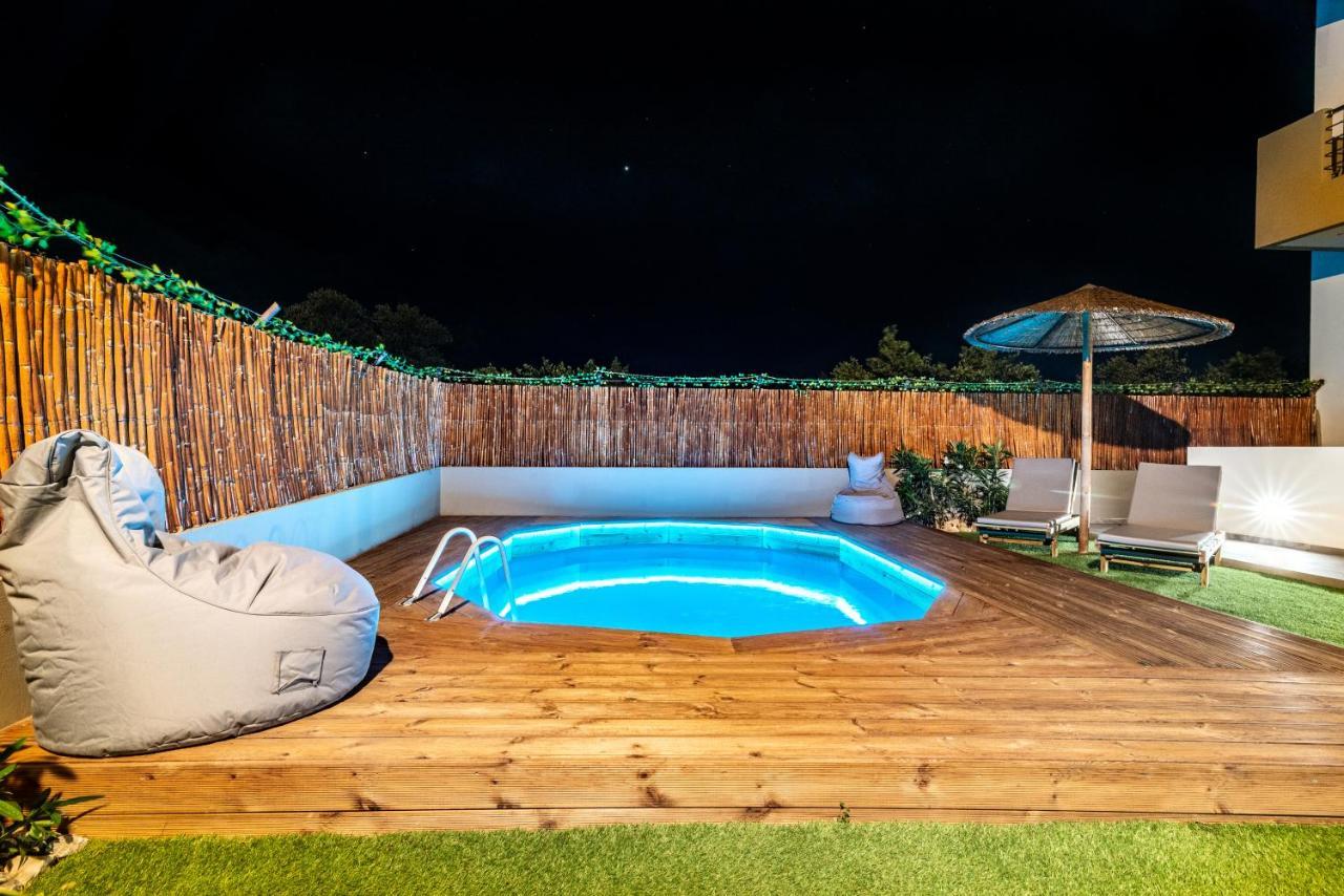 Modern House With Pool Near Beach Gazi Exterior photo